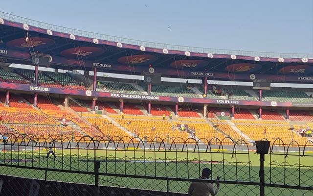 RCB vs GT: Royal Challengers Bangalore vs Gujarat Titans Weather Forecast and Pitch Report of M Chinnaswamy Stadium