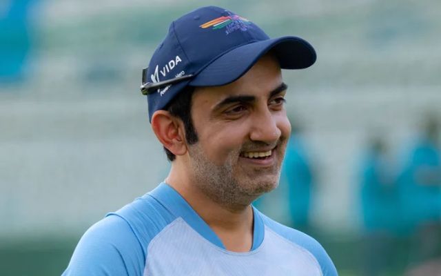 हरभजन सिंह के कंधे पर बंदूक रख Gautam Gambhir ने साधा धोनी पर निशाना, लेकिन खुद हो गए फैंस के बाउंसर का शिकार