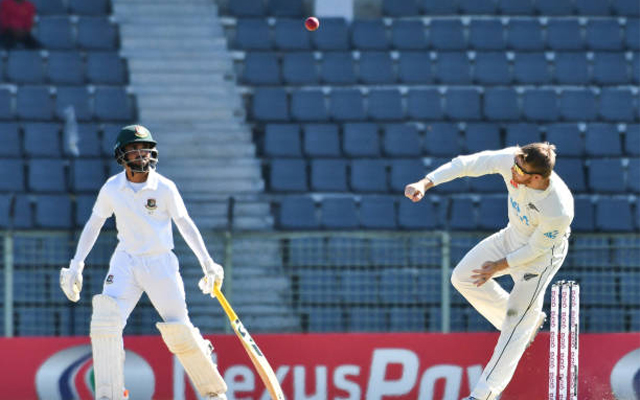 Glenn Phillips caught smearing saliva on the ball during Test match against Bangladesh