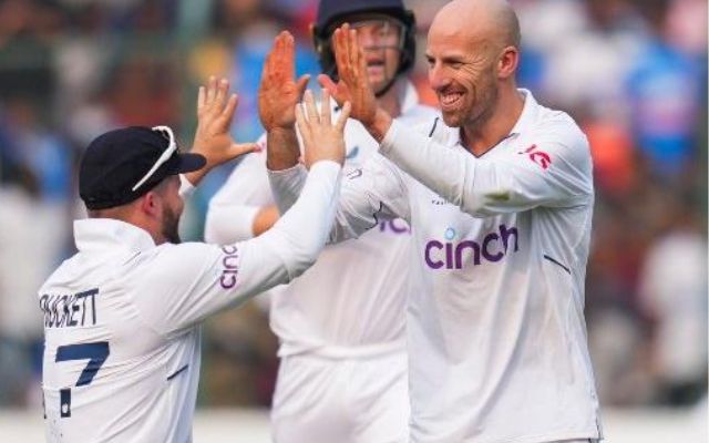 Jack Leach Injury: इंग्लैंड को लगा बड़ा झटका, स्टार स्पिनर हुआ दूसरे टेस्ट मैच से बाहर