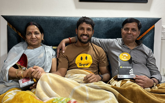 Dhruv Jurel Shares Heartwarming Picture With Parents Holding His First ...