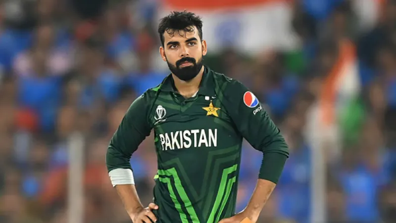 Watch Female fan stumps Pakistan all-rounder Shadab Khan with her wrong 'un, video goes viral