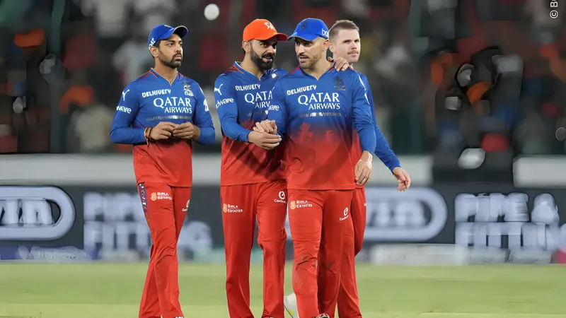 RCB vs GT: रॉयल चैलेंजर्स बेंगलुरु और गुजरात टाइटंस के बीच होने वाले मैच में कौन मारेगा बाजी? जानिए यहां