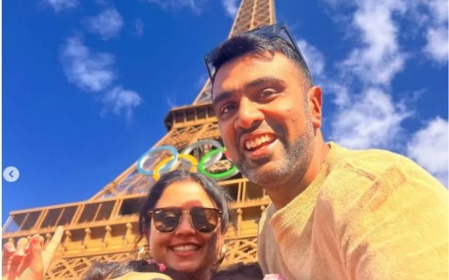 Ravichandran Ashwin ने Eiffel Tower के पास अपनी पत्नी और बच्चों के साथ शेयर की इंटरनेट की Cute फोटो