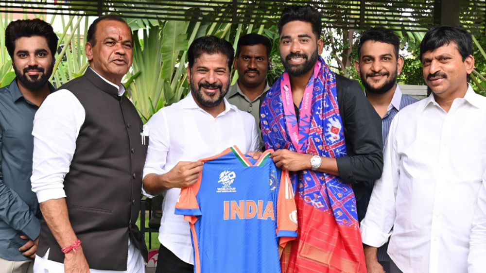 ‘Thank you so much sir for honouring me’ – Mohammed Siraj gets felicitated by Telangana Chief Minister