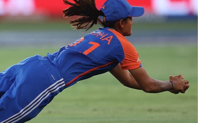 IND-W vs SL-W: राधा यादव का कैच बना Catch of Women’s T20 World cup! देखें वीडियो