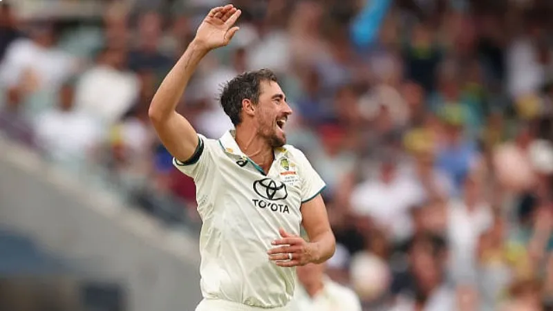 Mitchell Starc is a magician with the pink ball: Matthew Hayden